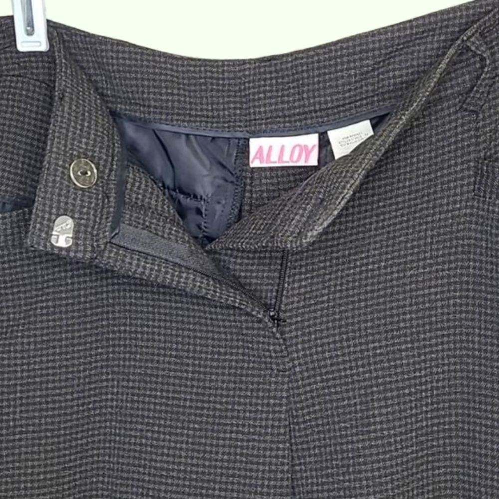 ALLOY trousers. Gray and black small check. Size 15. 40" top to bottom. 36"waist